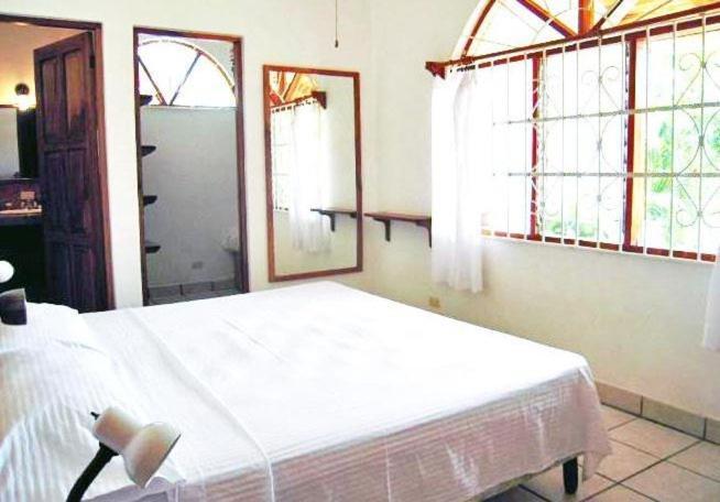 Hotel Flores (Adults Only) Tamarindo Ruang foto