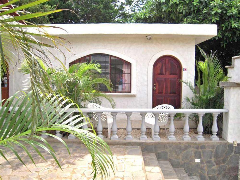 Hotel Flores (Adults Only) Tamarindo Bagian luar foto