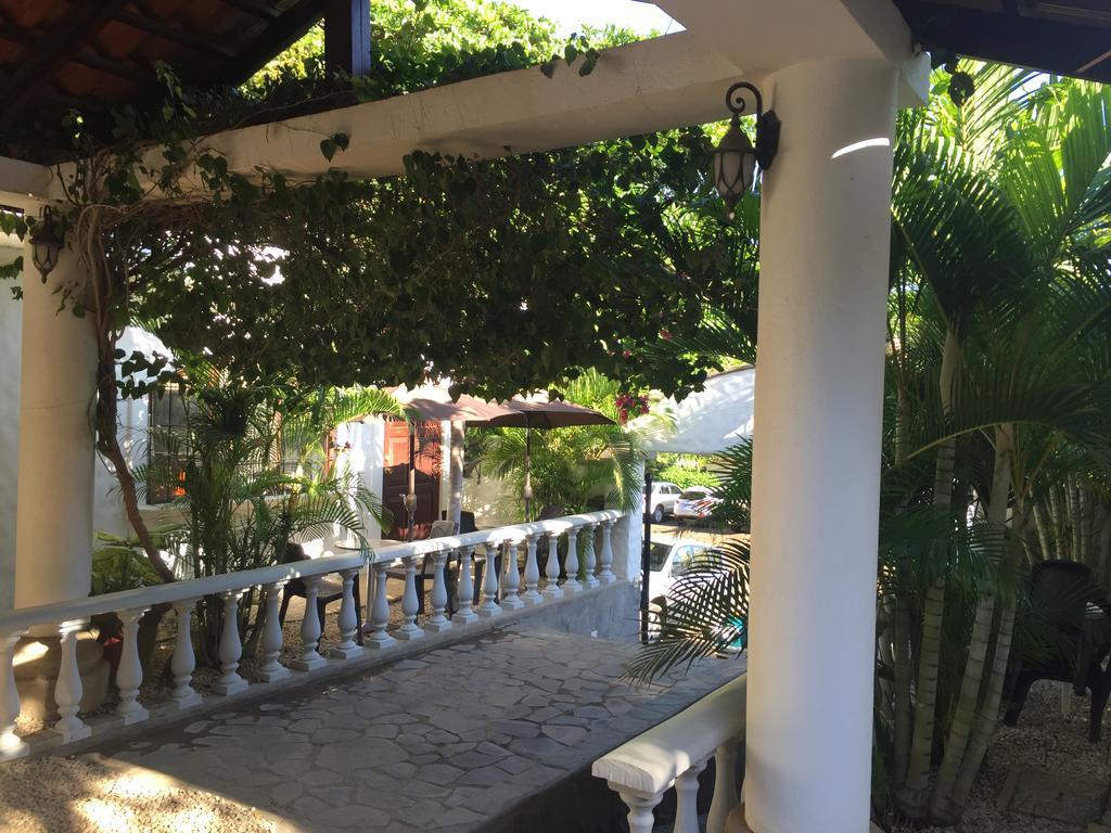 Hotel Flores (Adults Only) Tamarindo Bagian luar foto